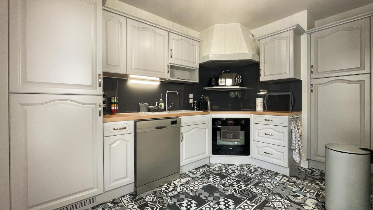 Homey Wood - New - Appartement Avec Une Chambre - Parking Prive Gratuit - Balcon Prive - A 5 Min De La Gare Pour Rejoindre Geneve Annemasse Eksteriør billede