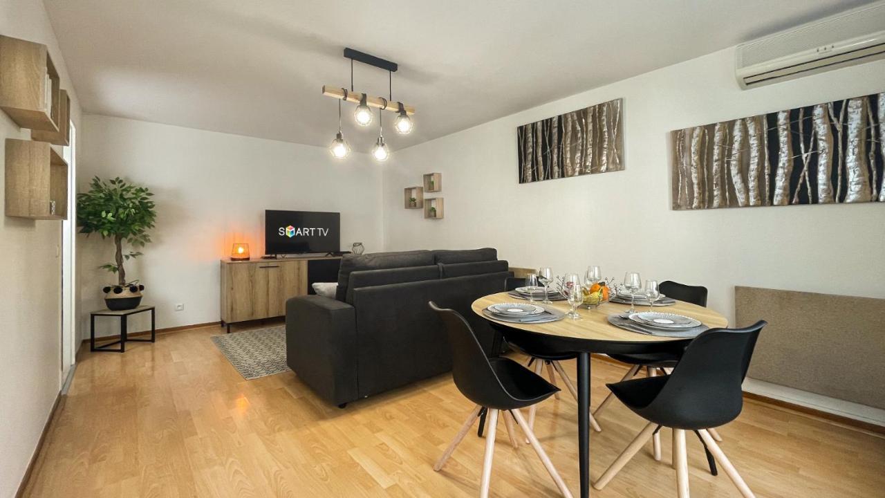 Homey Wood - New - Appartement Avec Une Chambre - Parking Prive Gratuit - Balcon Prive - A 5 Min De La Gare Pour Rejoindre Geneve Annemasse Eksteriør billede