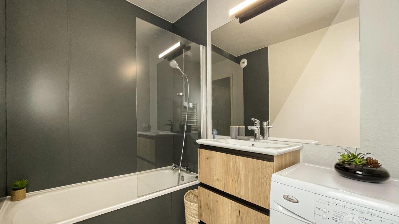 Homey Wood - New - Appartement Avec Une Chambre - Parking Prive Gratuit - Balcon Prive - A 5 Min De La Gare Pour Rejoindre Geneve Annemasse Eksteriør billede